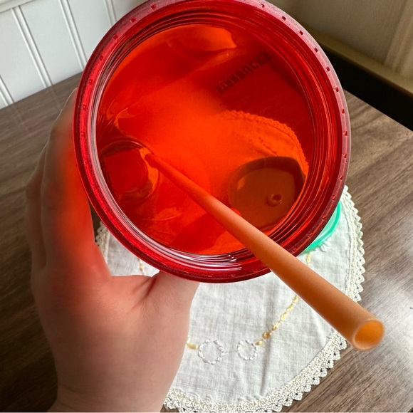 Starbucks Summer 2020 Red & White Clear Cold Cup Tumbler With Green Lid & Straw - Picture 5 of 10